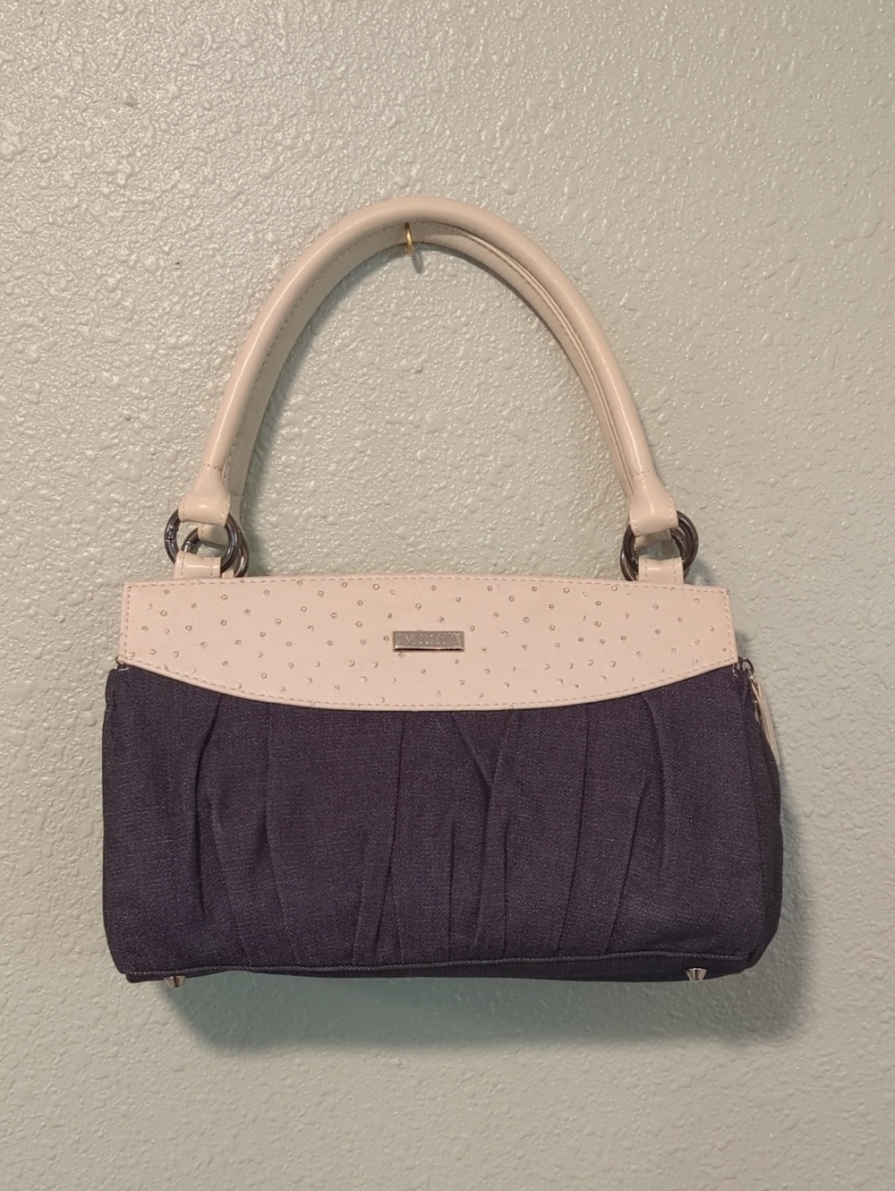 Miche Two-Tone Shoulder Bag in Cream & Navy